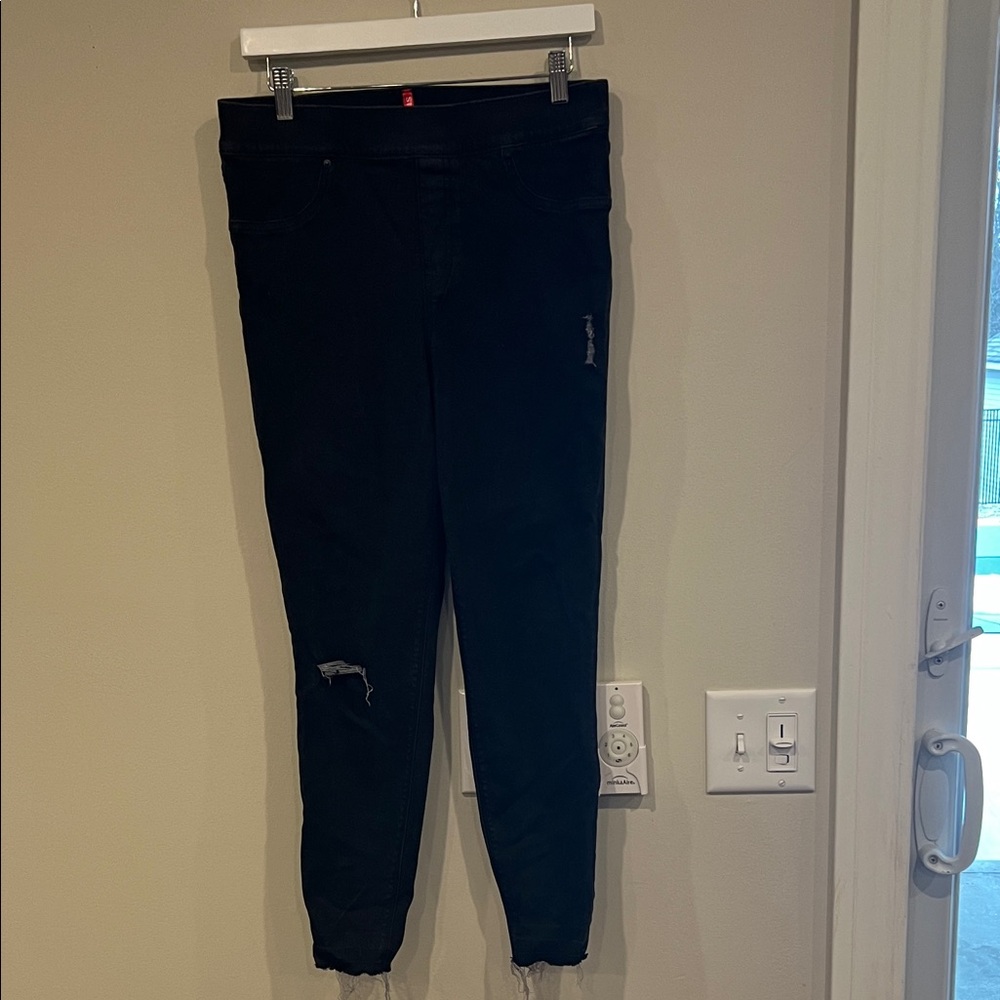 Black Distressed Jeans